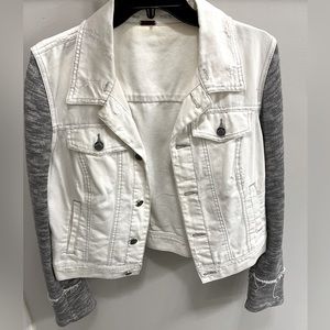 NEW WITH TAGS-Free People white/gray jean jacket in size medium